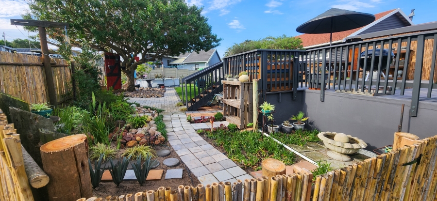 4 Bedroom Property for Sale in Dana Bay Western Cape